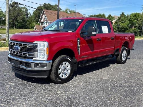 Rapid Red Metallic Tinted Clearcoat 2023 Ford F-350 XLT