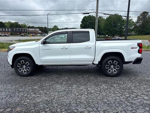 Summit White 2025 Chevrolet Colorado Z71