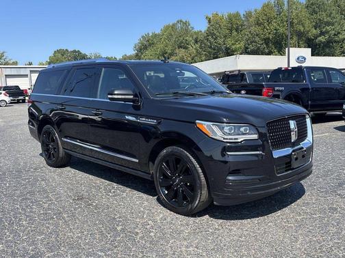 Infinite Black Metallic 2023 Lincoln Navigator L Reserve