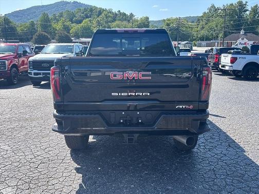 Onyx Black 2025 GMC Sierra 2500 AT4