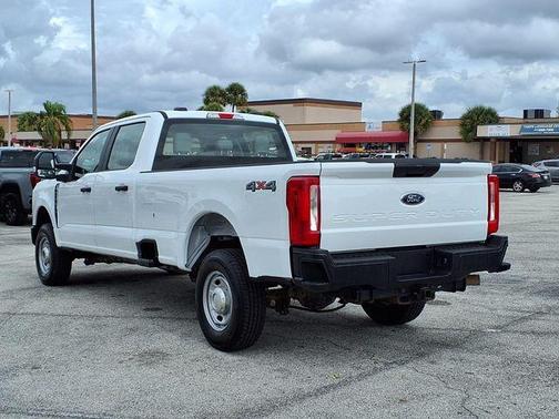White 2023 Ford F-250 XL