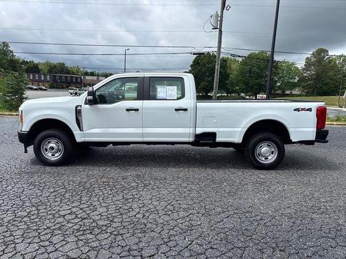 Oxford White 2023 Ford F-250 XL