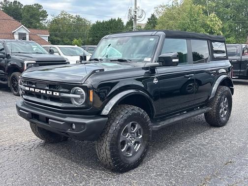 Shadow Black 2024 Ford Bronco Outer Banks