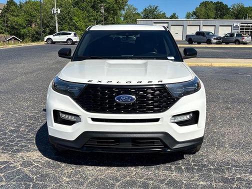 White 2022 Ford Explorer ST-Line