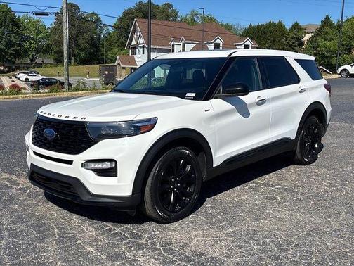 White 2022 Ford Explorer ST-Line