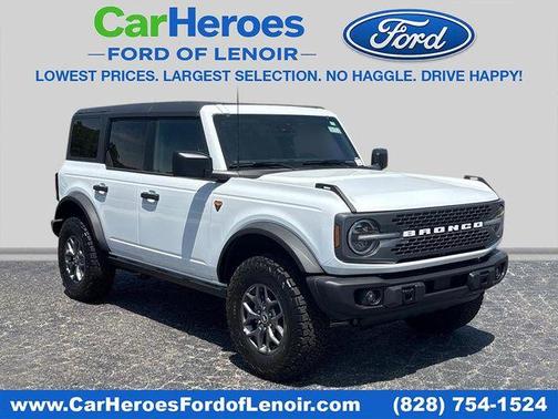 Oxford White 2025 Ford Bronco Badlands