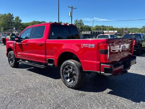Rapid Red Metallic Tinted Clearcoat 2024 Ford F-350 Lariat Super Duty
