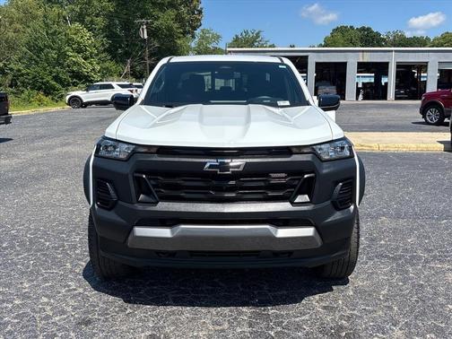 Summit White 2024 Chevrolet Colorado Trail Boss