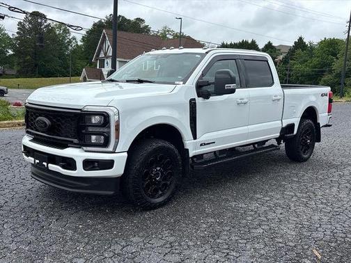 Oxford White 2025 Ford F-250 Lariat