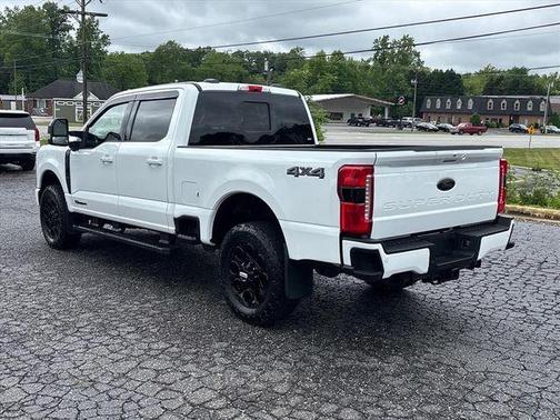 Oxford White 2025 Ford F-250 Lariat