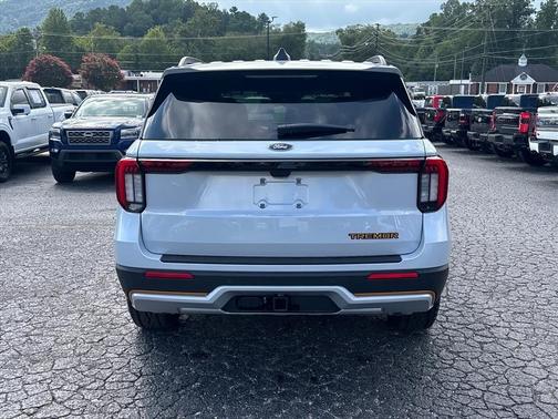 Space White Metallic 2026 Ford Explorer Tremor
