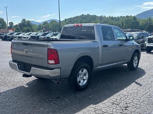 Billet Silver Metallic Clearcoat 2022 RAM 1500 Classic SLT