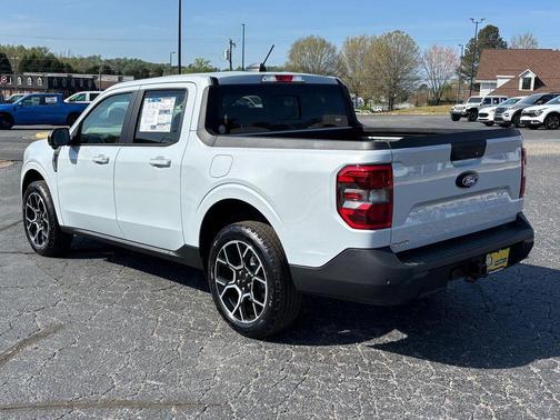 Space White Metallic 2026 Ford Maverick Lariat