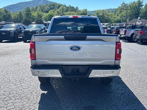 Iconic Silver Metallic 2022 Ford F-150 XLT