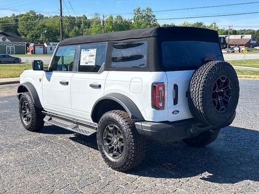 Oxford White 2026 Ford Bronco Badlands
