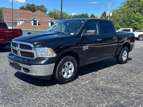 Diamond Black 2022 RAM 1500 Classic SLT