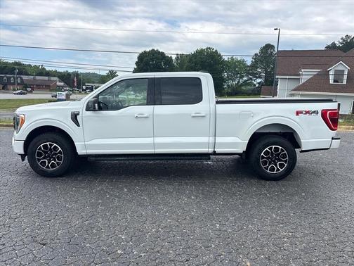 Oxford White 2022 Ford F-150 XLT
