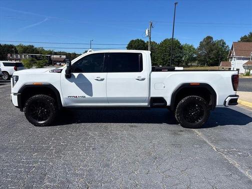 Summit White 2024 GMC Sierra 2500 AT4