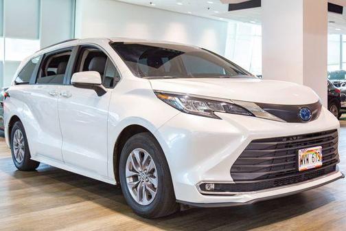2023 Toyota Sienna XLE