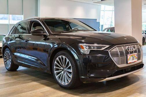 2019 Audi e-tron quattro Premium Plus
