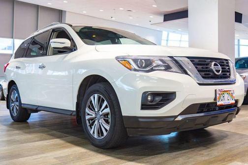 2017 Nissan Pathfinder SV