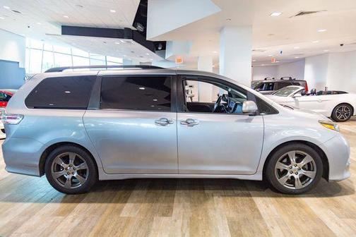 2017 Toyota Sienna SE