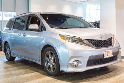 2017 Toyota Sienna SE