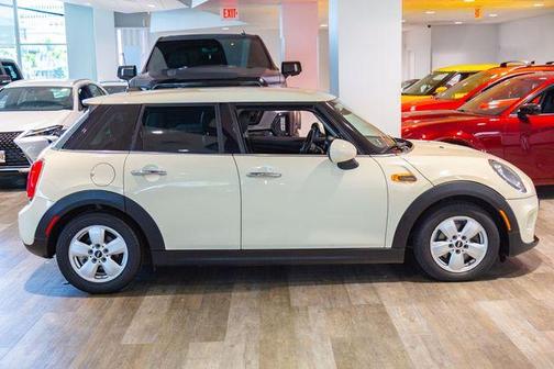 2017 MINI Hardtop Cooper