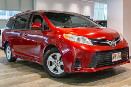 Salsa Red Pearl 2018 Toyota Sienna LE