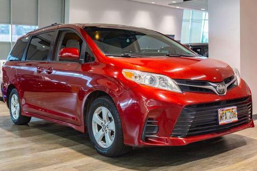 Salsa Red Pearl 2018 Toyota Sienna LE