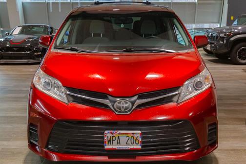 Salsa Red Pearl 2018 Toyota Sienna LE
