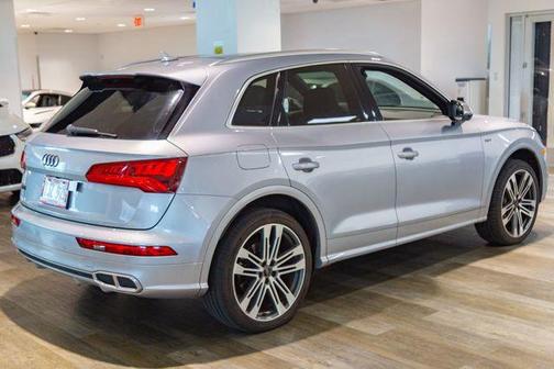 Florett Silver Metallic 2018 Audi SQ5 3.0T Prestige