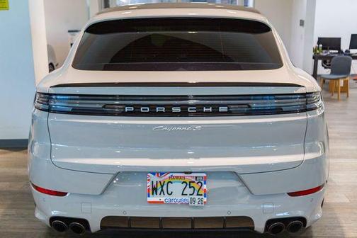 Chalk 2024 Porsche Cayenne S Coupe AWD