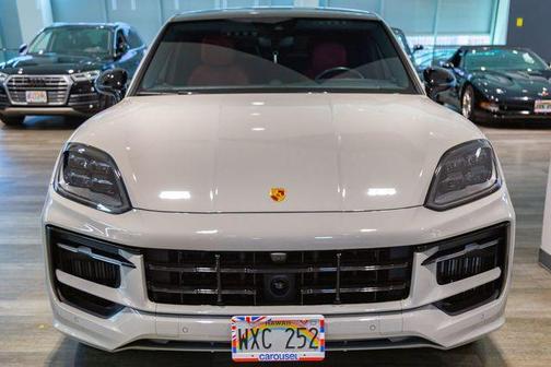 Chalk 2024 Porsche Cayenne S Coupe AWD