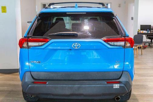 2020 Toyota RAV4 LE