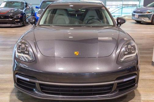 2018 Porsche Panamera 2