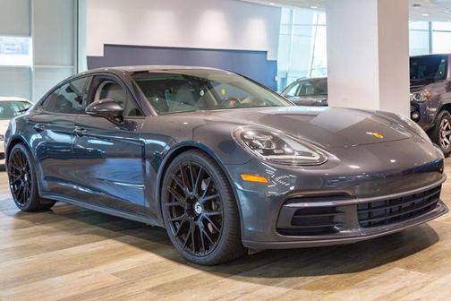 2018 Porsche Panamera 2