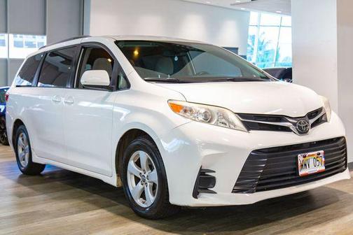 2020 Toyota Sienna LE