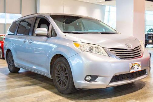 2013 Toyota Sienna XLE