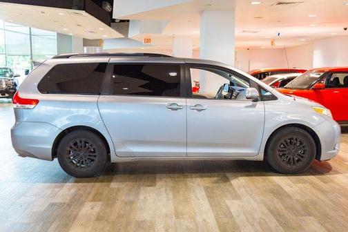 2013 Toyota Sienna XLE