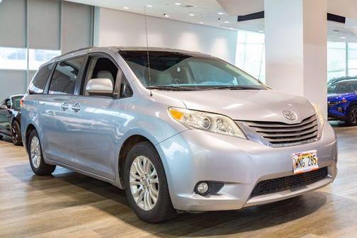 2013 Toyota Sienna XLE