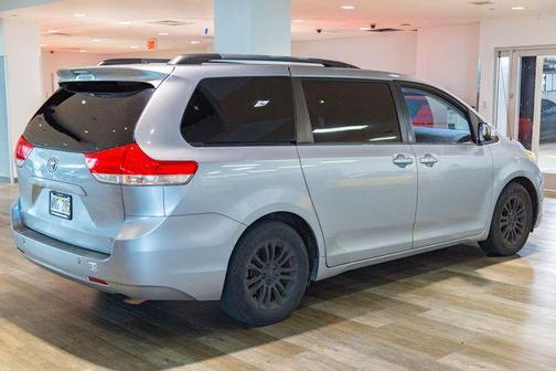2013 Toyota Sienna XLE