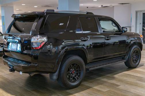 Midnight Black Metallic 2019 Toyota 4Runner SR5