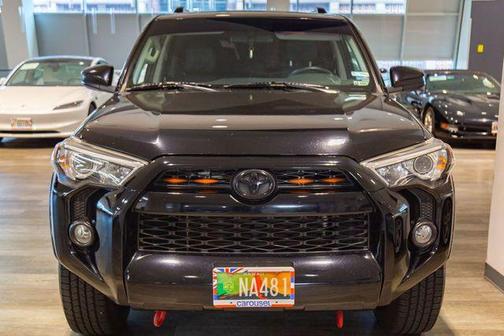 Midnight Black Metallic 2019 Toyota 4Runner SR5