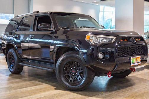 Midnight Black Metallic 2019 Toyota 4Runner SR5