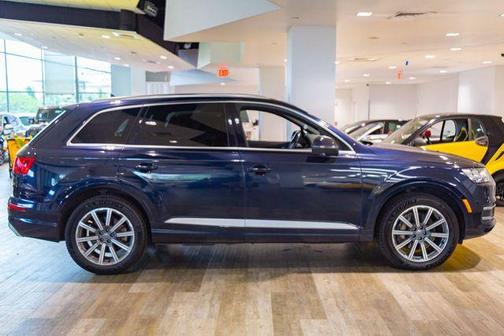 Ink Blue Metallic 2017 Audi Q7 3.0T Premium Plus