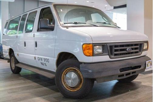 2004 Ford E350 Super Duty XLT