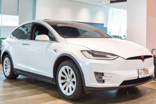 Pearl White Multi 2019 Tesla Model X Long Range