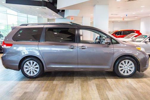 2011 Toyota Sienna XLE