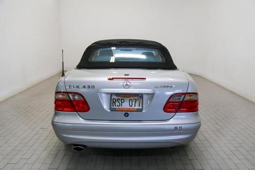 Photo 5 of 17 of 2001 Mercedes-Benz CLK-Class CLK430